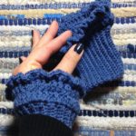 crocheted wrist warmers, handmade by Habiba from craftifymylove.com