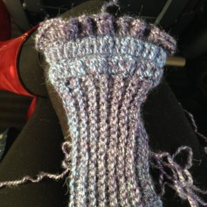 crocheted wrist warmers, handmade by Habiba from craftifymylove.com