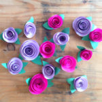 This image shows ever-blooming paper roses and offers a free tutorial
