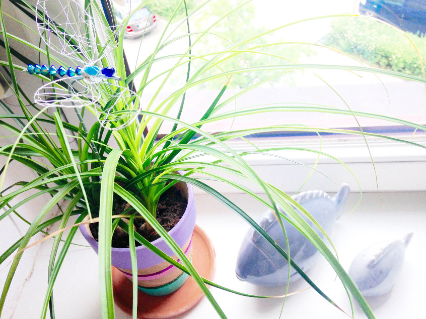 DIY Dragonfly Plant sticks made from wire and swarovsky beads