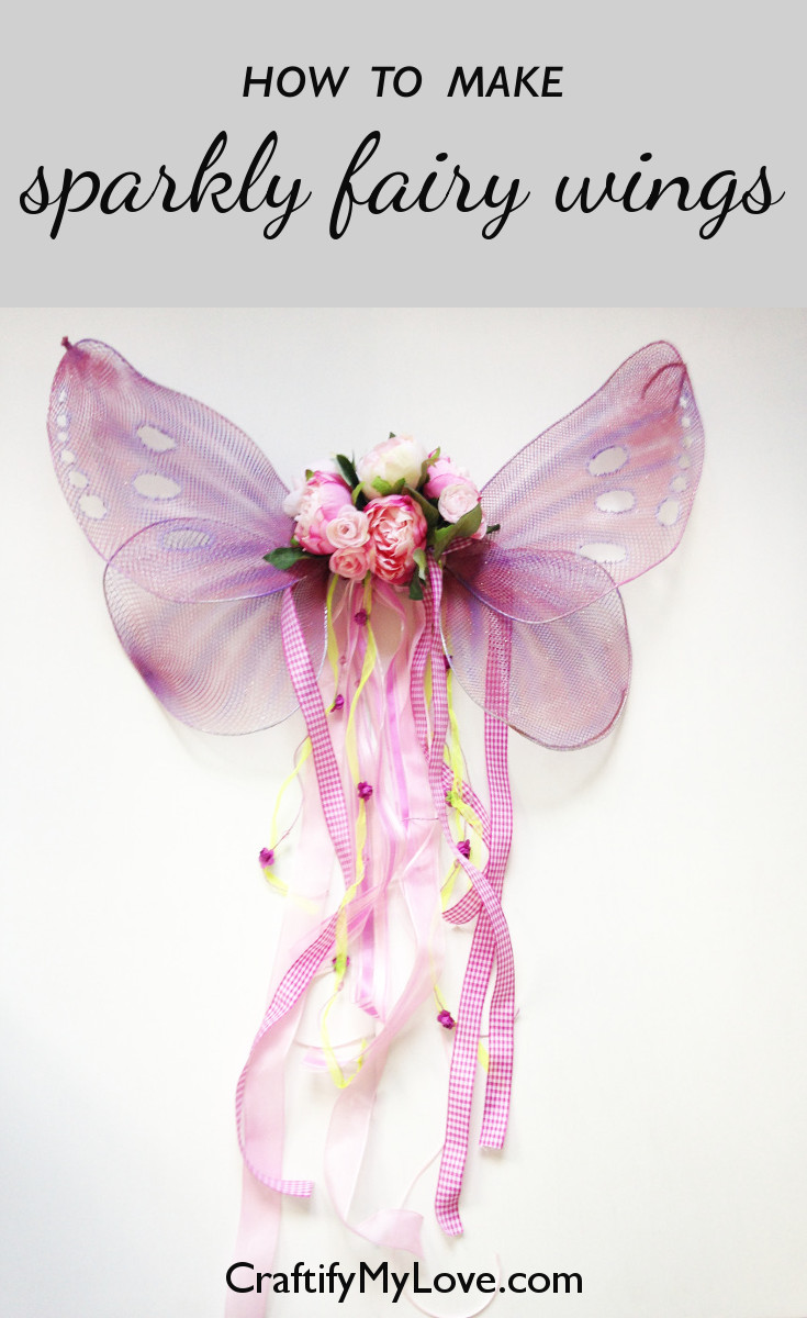 Click for a free tutorial on how to make sparkly fairy wings out of wire, pantyhose, acrylic paint and glitter!
