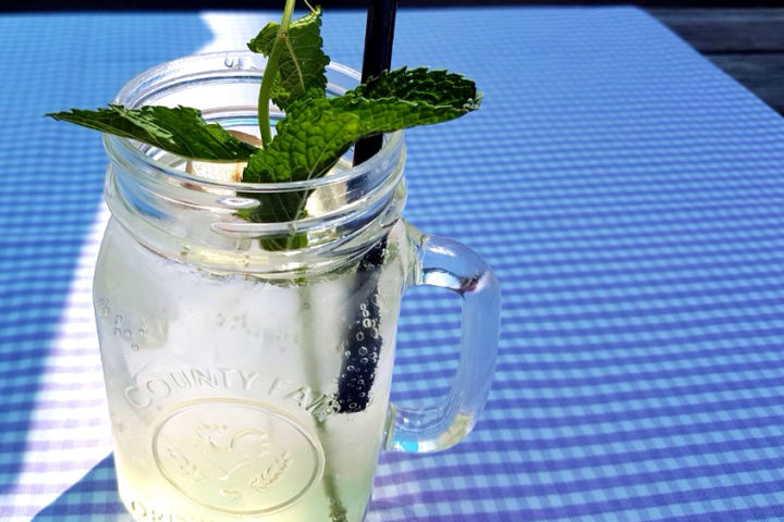 Ice Cold Ginny - a ginger lemonade made from homemade ginger sirup.