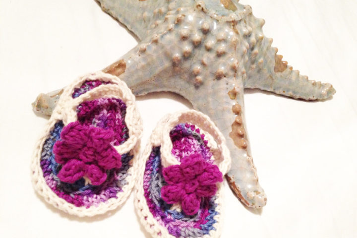 diy crocheted baby sandals with flower