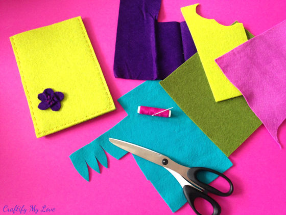 DIY Tablet Sleeve with Felt Flowers | Craftify My Love