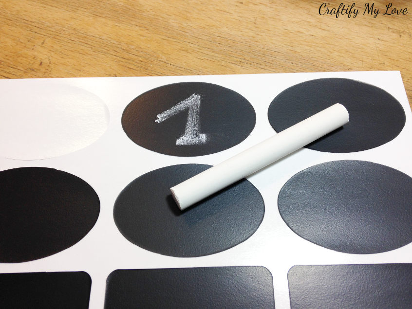 chalk board stickers to count weeks till Christmas advent wreath