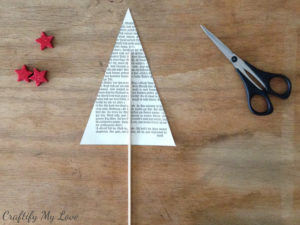 learn how to make a paper Christmas tree from vintage books