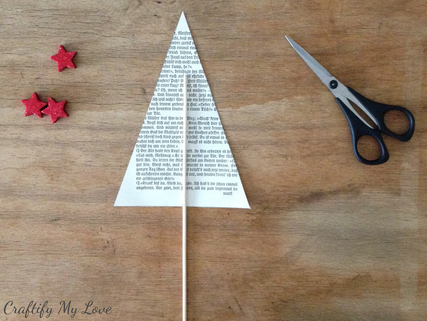 learn how to make a paper Christmas tree from vintage books