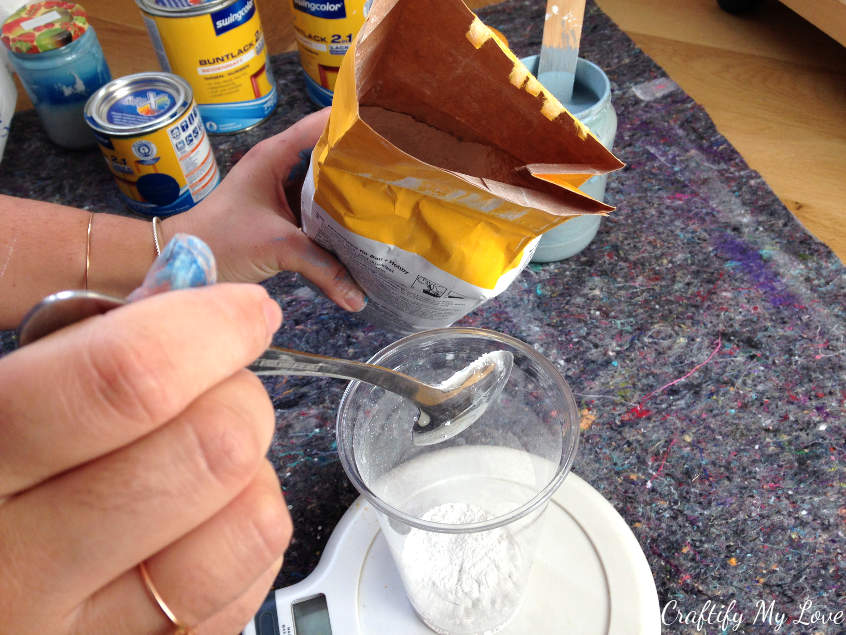 measuring one part plaster of paris for homemade chalk paint