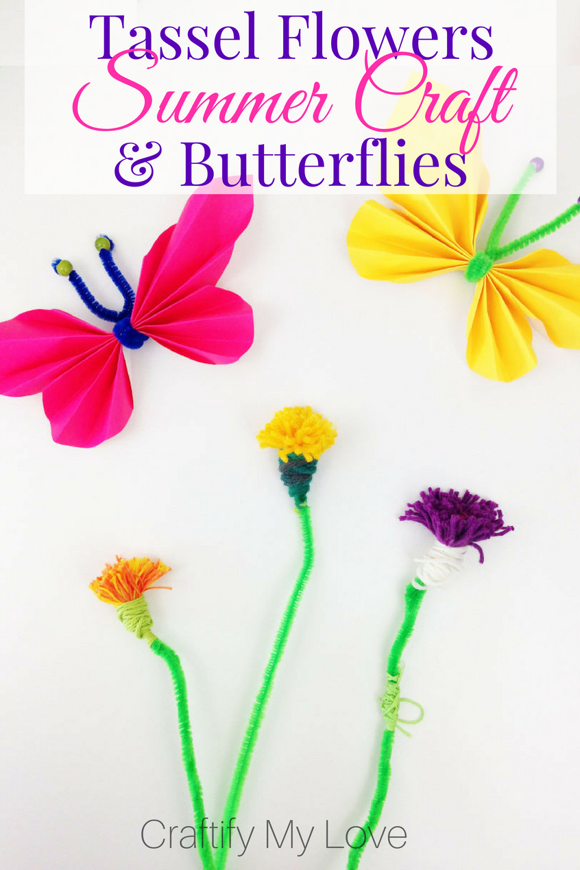 This is a super simple kids activity for summer: wobbly pipe cleaner tassel flowers and paper butterflies. #craftifymylove #flowercrafts #summercraft #kidsdiy #funpastime #recycling