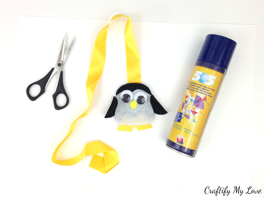 set your individual elements of this kids craft penguin felt bookmark together as preparation for assembly