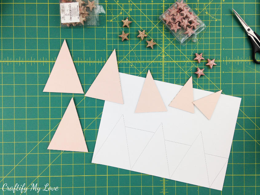 Download the free template for a frugal recycling Christmas tree home decor craft