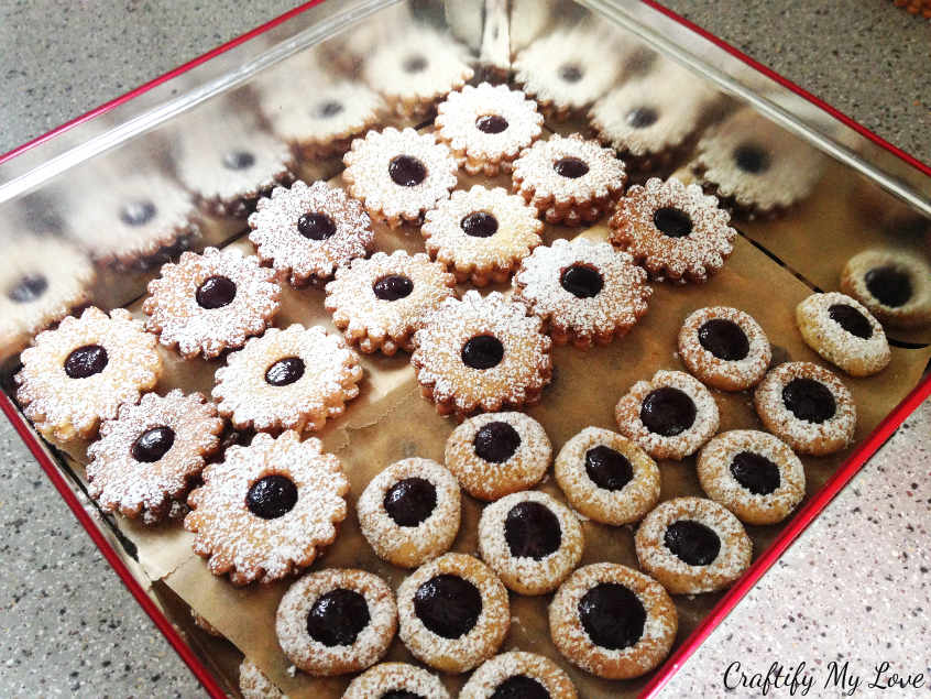 How to store your Christmas cookies so they last till Christmas