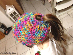 kids messy bun hat free crochet pattern