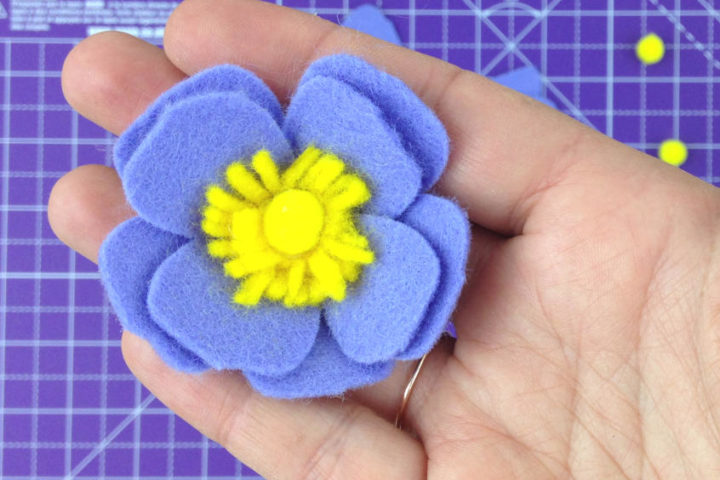 Felt Anemone flower DIY tutorial using a cutting machine includes free svg and free template